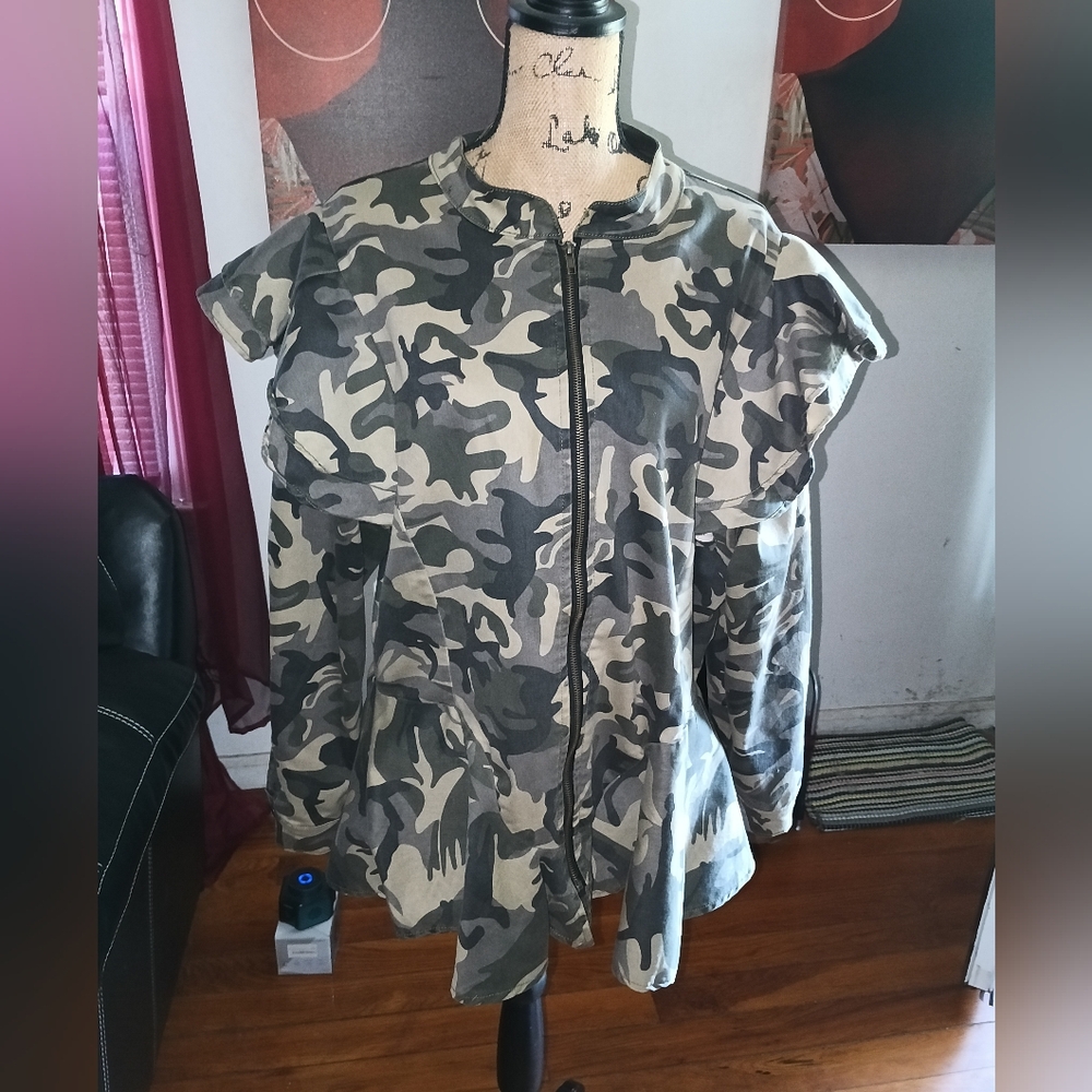 Camouflage Zip-Up Jacket